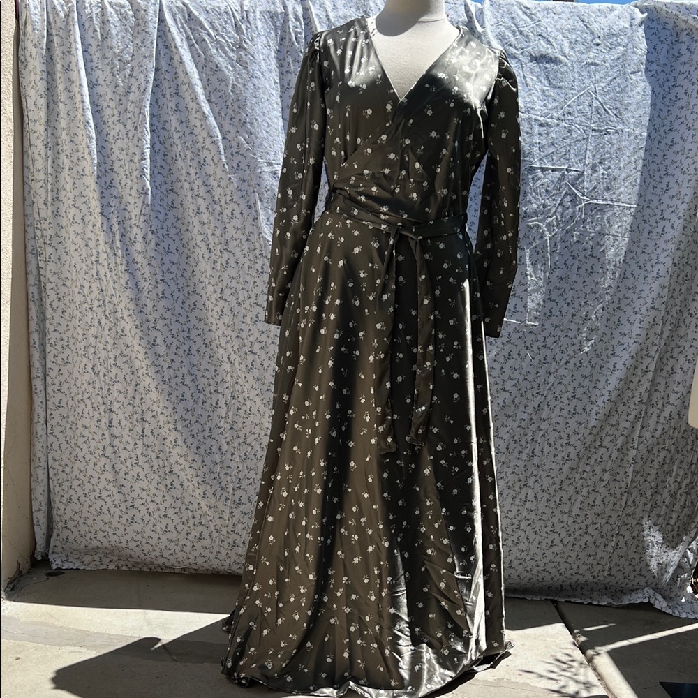 Handcrafted Elegant Green Floral Wrap Dress